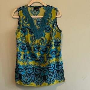 Women's Vibrant Paisley V-Neck Detail Sleeveless Top, Sz. M,  Artsy Boho.